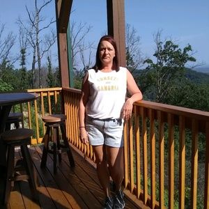 Meet your Posher, Tonya